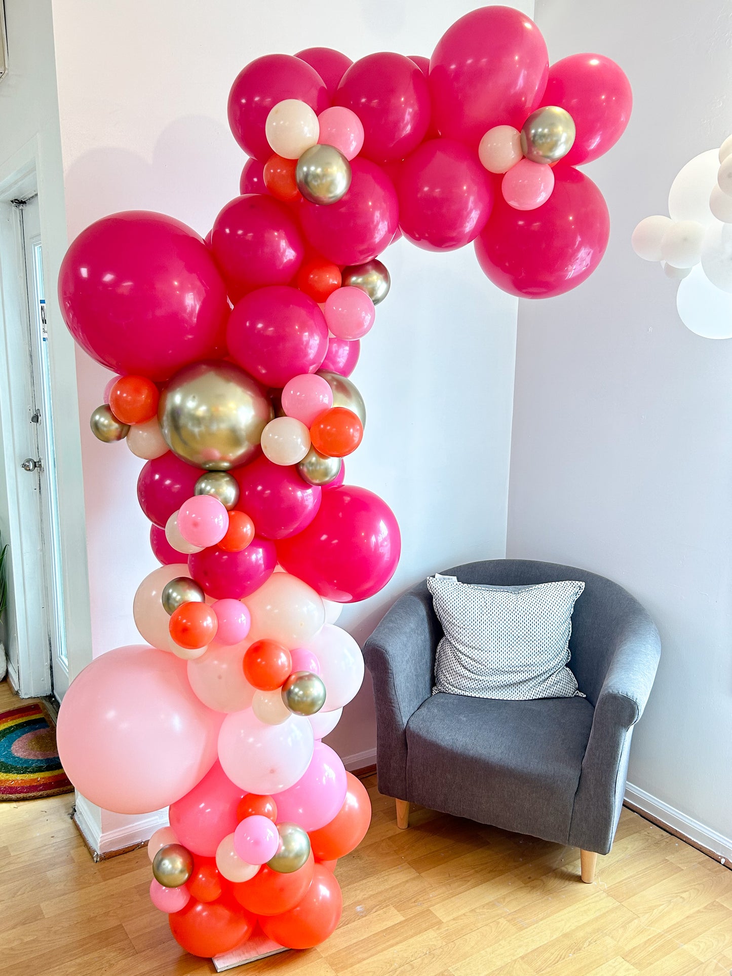 Balloon Garland Column (Organic) Half Arch